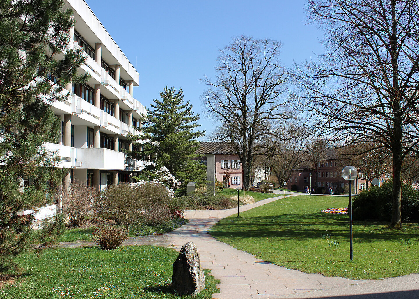 Das Verwaltungsgebäude des kbo-Inn-Salzach-Klinikums in Wasserburg am Inn